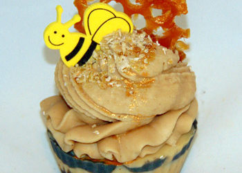 Oatmeal-Milk-Honey-Bee-Soap